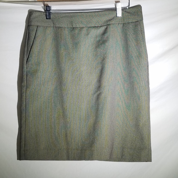 Banana Republic Dresses & Skirts - Final BANANA REPUBLIC Brown & Cream Skirt, size 8